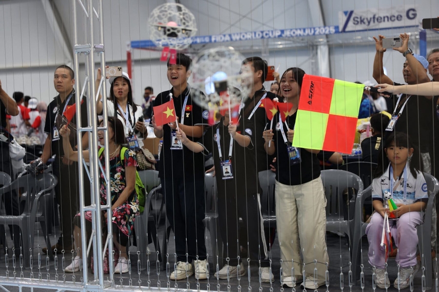 Vietnamese students win prize at FIDA World Cup 2025